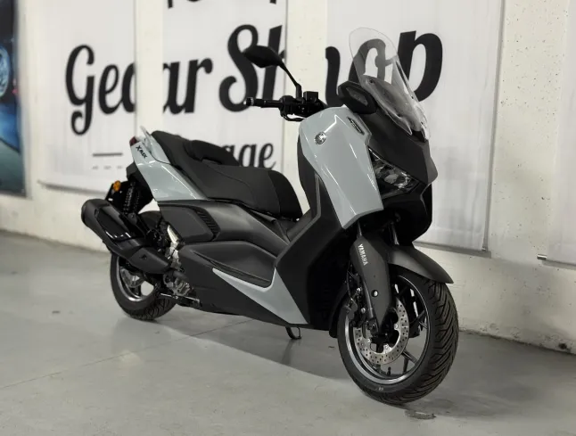 Yamaha XMAX 300 Tech MAX 2025 — Photo 1