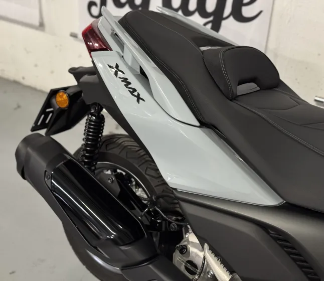Yamaha XMAX 300 Tech MAX 2025 — Photo 14