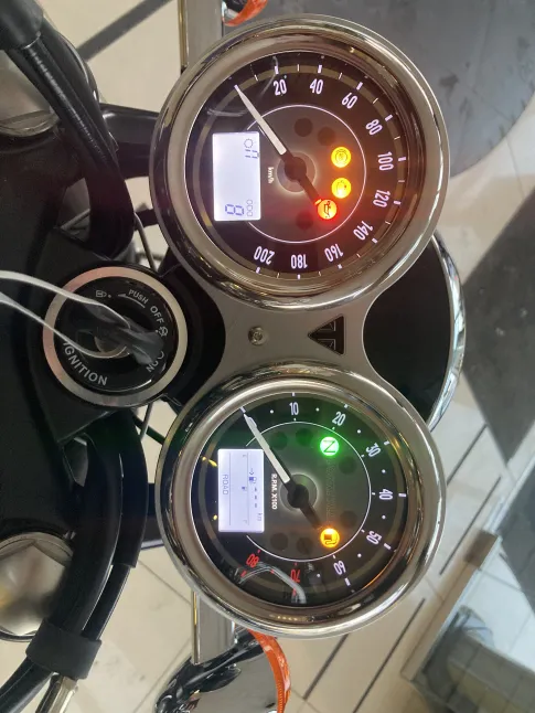 Triumph Bonneville 2022 — Photo 11