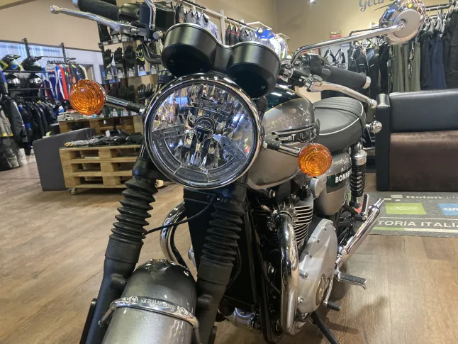 Triumph Bonneville 2022 — Photo 12